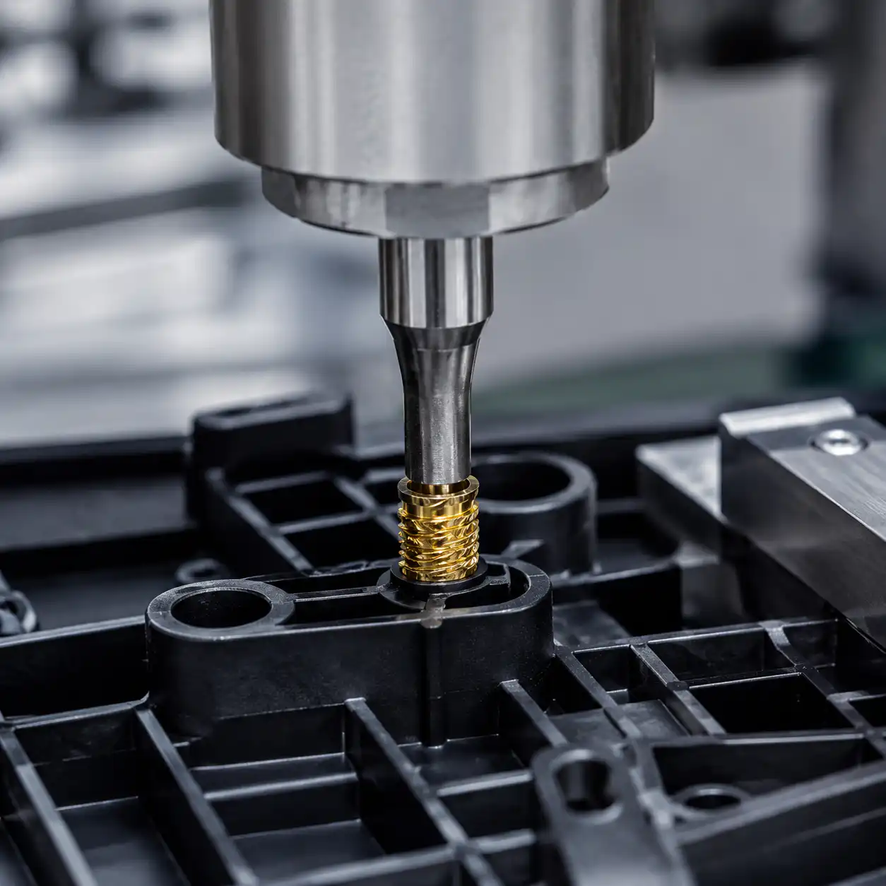 Threaded Inserts for Plastic Injection Molding: Complete Design and Selection Guide installation